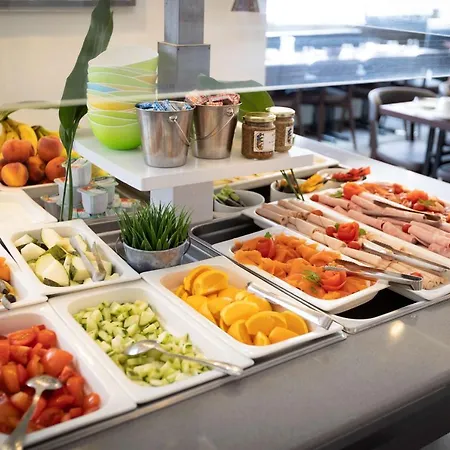 Western Mediterranee 3* Мантон